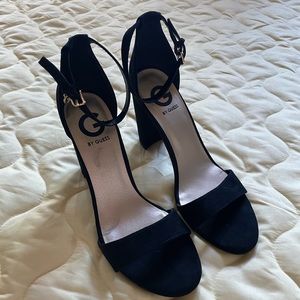 G BY GUESS womens suede black heels size 7.5